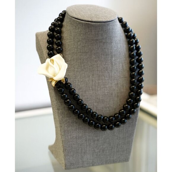 Avon Lucite Calla Lily Necklace Black Bead Double Strand 18" Vintage 80s-90s - Picture 1 of 5